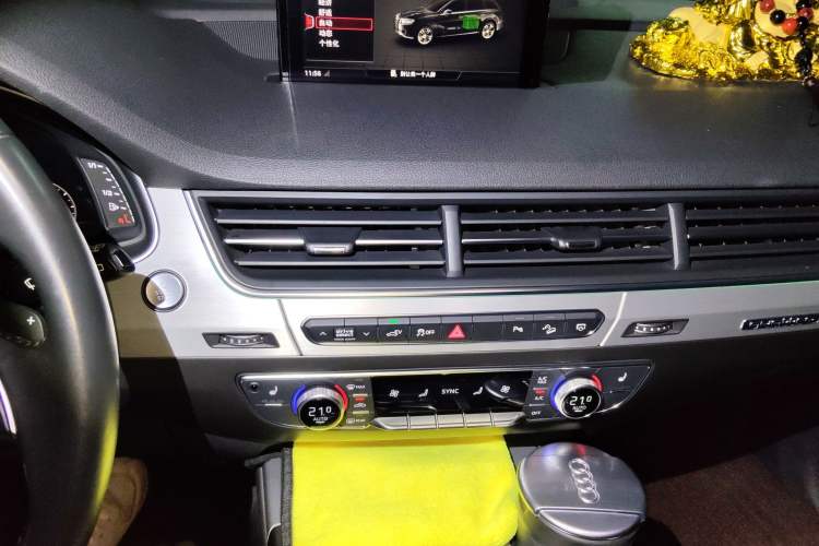 Used Audi Q7 New Energy 2019 55 e-tron Audio And AC Panel