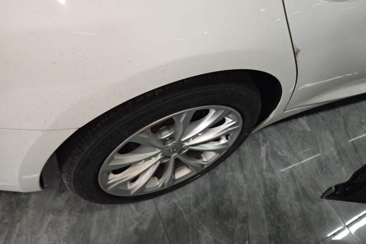 Used Cadillac CT5 2021 Revised 28T Luxury Version Right Rear Wheel Hub