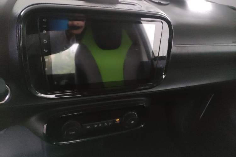 Used Roewe Clever 2021 302km All-Round Version Audio And AC Panel