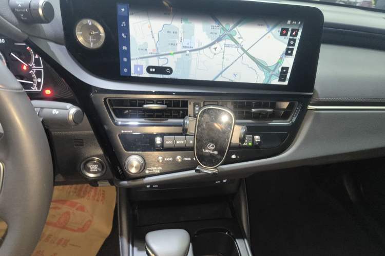 Used Lexus ES 2022 200 Excellence Edition
