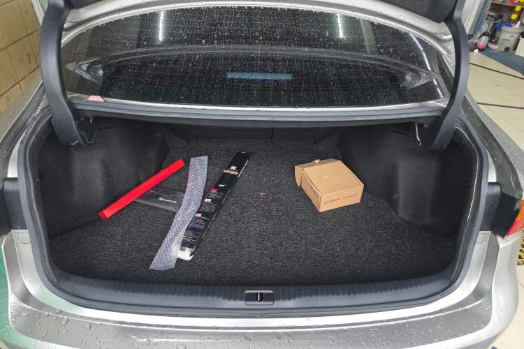 Used Lexus IS 2017 300 Leading Edition Trunk