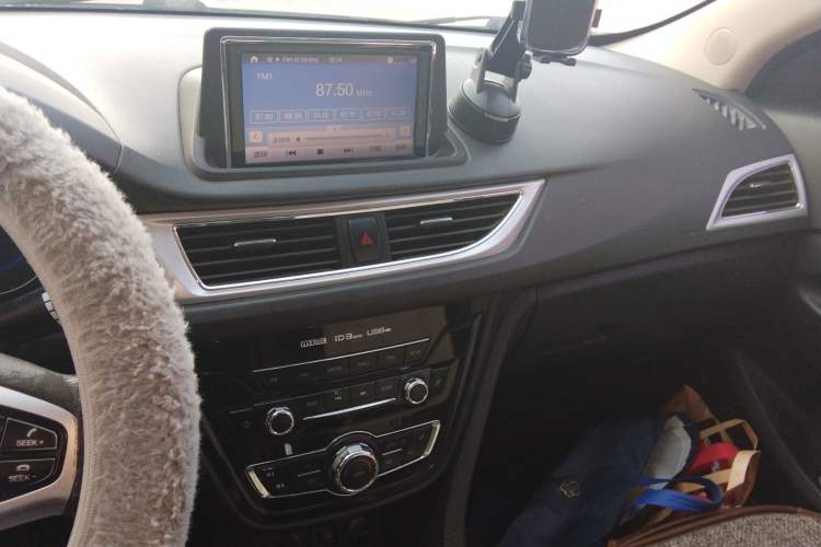 Used CHANGAN Alsvin V7 2016 1.6L Manual Enjoyment Model China V Standard Audio And AC Panel