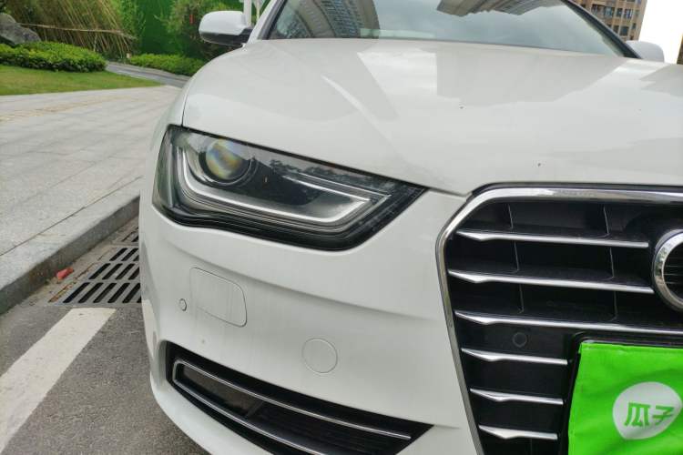 Used Audi A4L 2016 35 TFSI Collector's Edition Automatic Standard Model Right Front Headlight