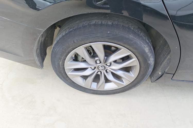 Used Toyota Avalon 2019 2.0L Ambition Edition China VI Right Rear Wheel Hub