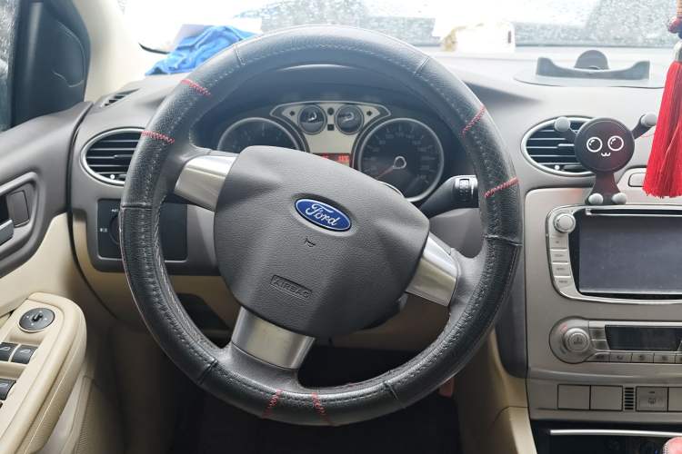 Used Ford Focus 2013 Sedan Classic 1.8L Manual Fashion Edition