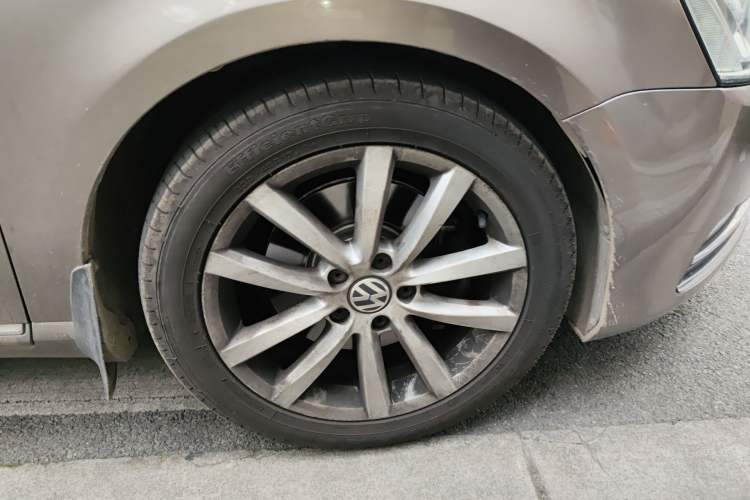 Used Volkswagen Magotan 2012 Facelift 2.0 TSI Prestige Model
