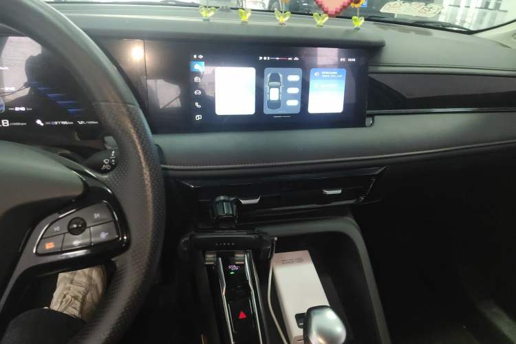 Used Roewe i5 2023 1.5L CVT Luxury Edition