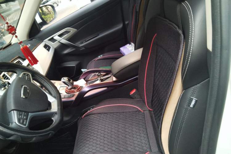 Used Geely Auto Emgrand X7 Sport 2020 1.8TD DCT Two-Wheel Drive Smart Connect 4G-Enabled Version
