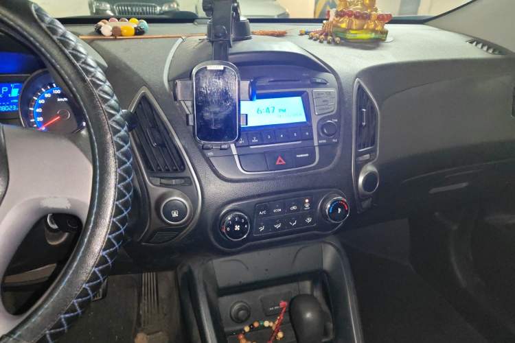 Used Hyundai ix35 2015 2.0L Automatic 2WD Comfort Edition China V Standard Audio And AC Panel