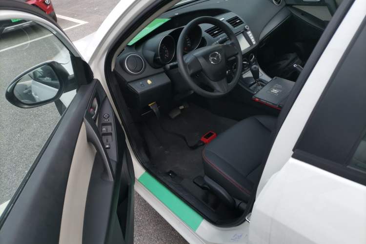 Used Mazda Mazda 3 2015 Sedan 1.6L Automatic Comfort Model