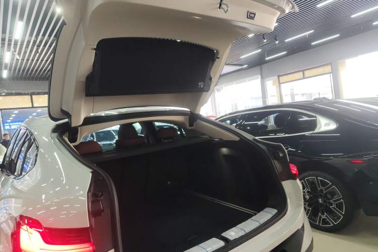 Used BMW X4 2022 xDrive 25i M Sport Package Trunk