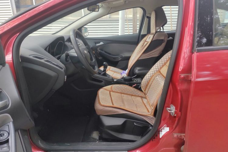 Used Ford Focus 2012 Hatchback 1.6L Manual Comfort Model
