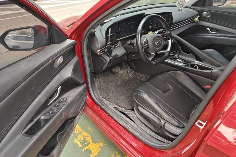 Used Hyundai Elantra 2021 1.5L CVT GLX Elite Edition Driver Seat