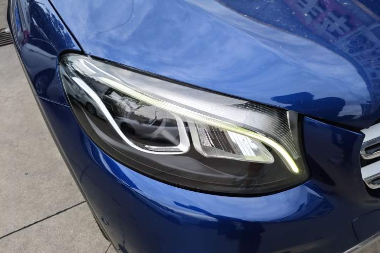 Used Mercedes-Benz GLC 2017 GLC 260 4MATIC Luxury Model
