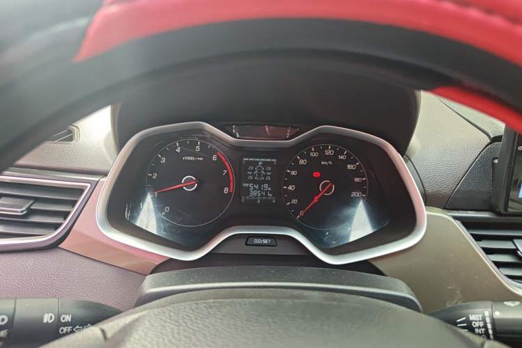 Used Baojun 310W 2017 1.5L Manual Comfort Version China VI Emission Standard Instrument Cluster