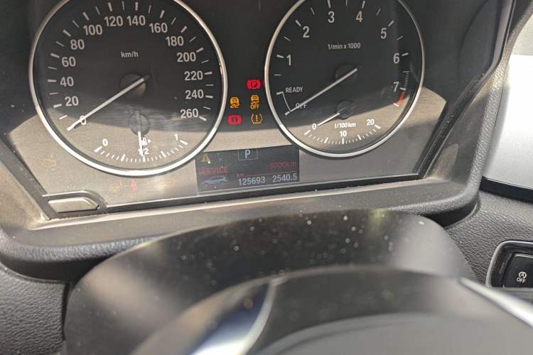 Used BMW X1 2016 sDrive18Li Premium Edition Odometer Close Up