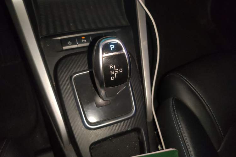 Used BYD Yuan New Energy 2018 EV360 Smart Connect Cool Edition Gear Lever