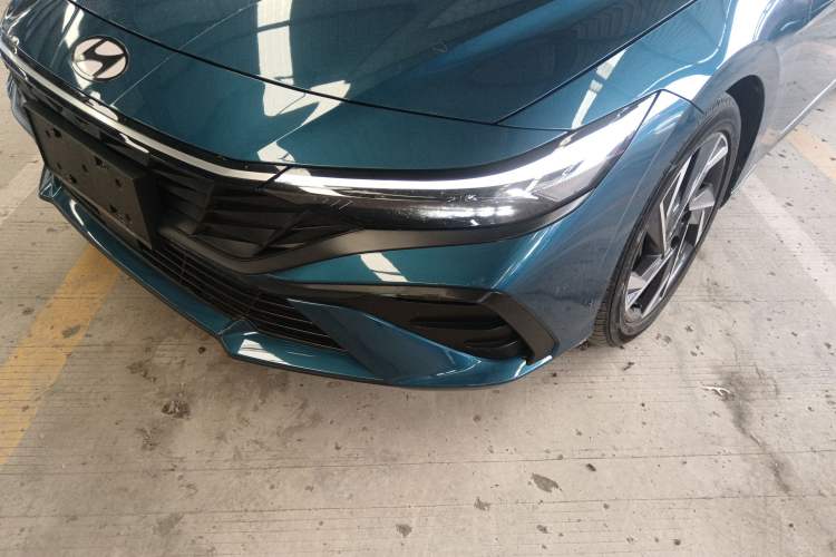 Used Hyundai Elantra 2023 1.5L CVT LUX Prestige Edition