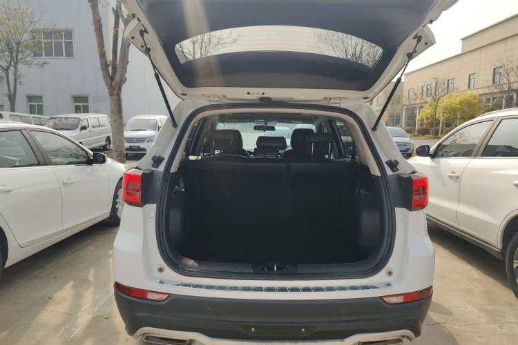 Used CHANGAN CS75 2020 280T DCT Luxury Model China VI Standard Trunk