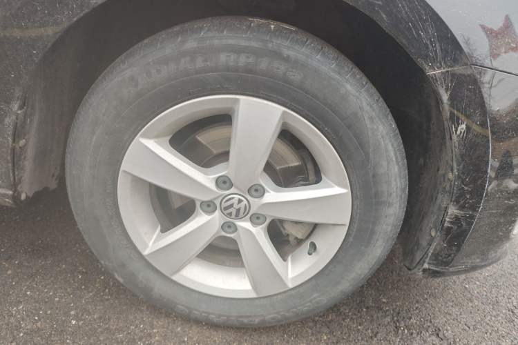 Used Volkswagen Lavida 2013 Revised Classic 1.6L Automatic Fashion Edition
