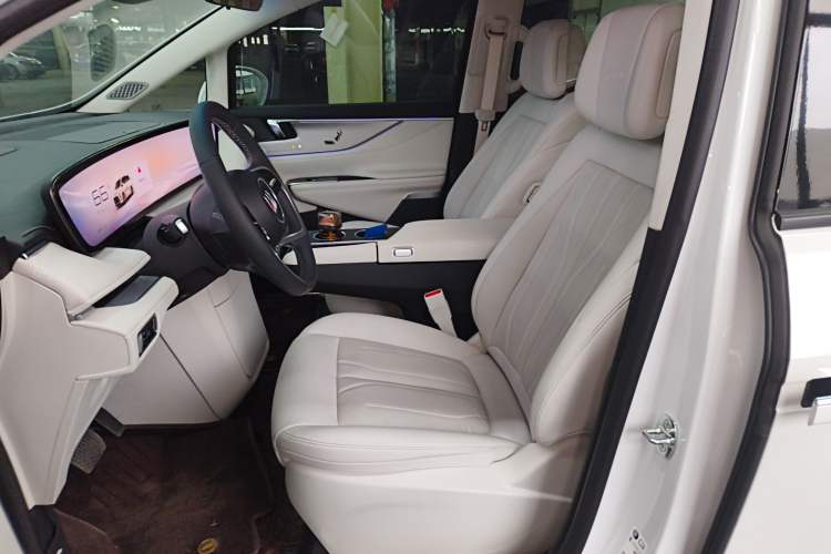 Used Buick GL8 New Energy 2024 Lu Zun Luxury Edition 7-Seater