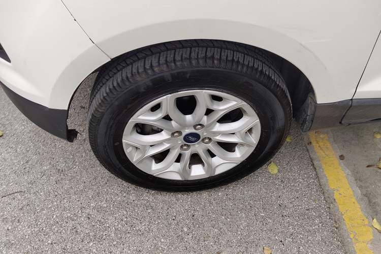 Used Ford EcoSport 2013 1.5L Automatic Prestige Model Left Front Wheel Hub