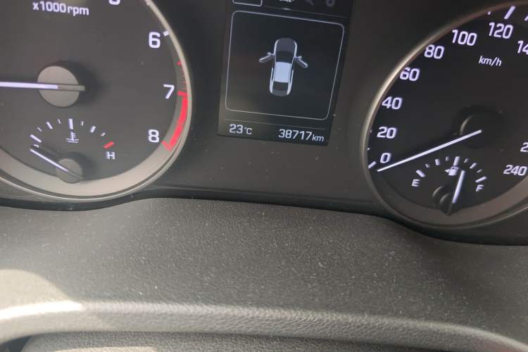 Used Hyundai Elantra (6th Generation / Lingdong) 2016 1.6L Automatic ZhiXuan – Elite Version Odometer Close Up