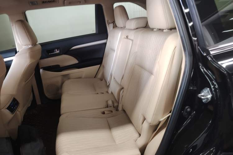 Used Toyota Highlander 2018 2.0T Two-Wheel Drive Elite Version 5 Seats China VI Standard
