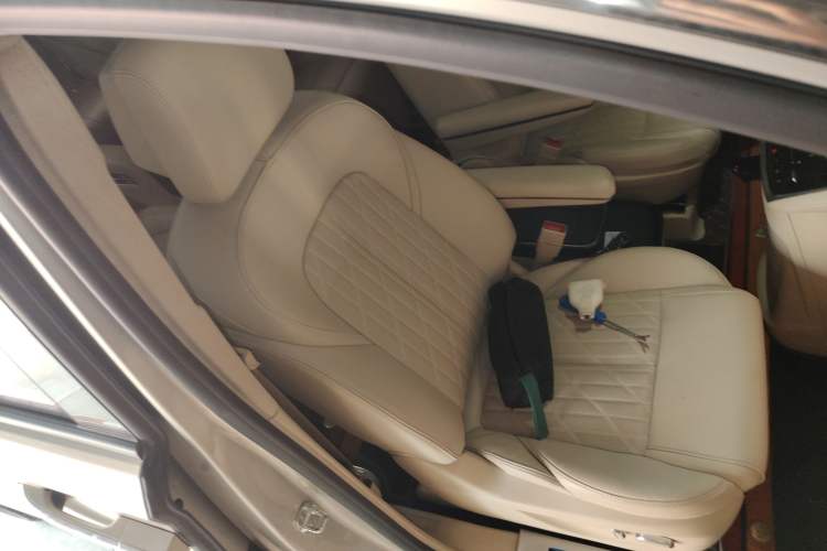 Used Buick GL8 2022 ES Land Cruiser 653T Luxury Model
