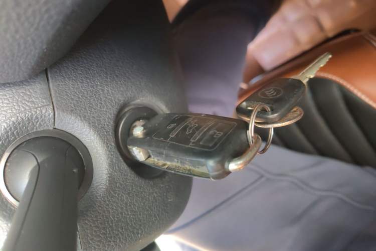 Used Volkswagen Santana 2015 1.6L Manual Fashion Edition Vehicle Key