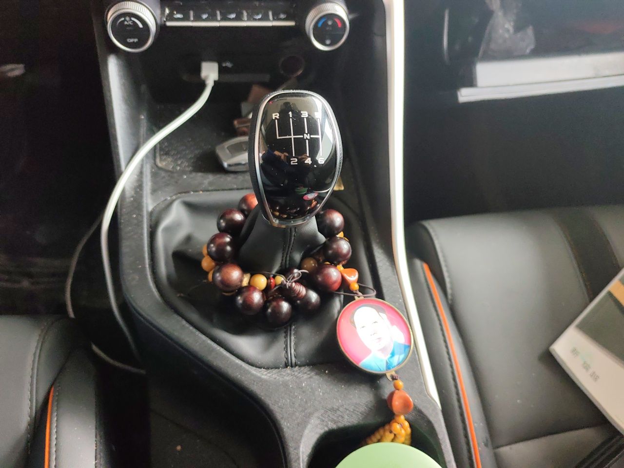 Geely Auto Coolray 2023 1.4T Manual Gold Edition — снимка 11