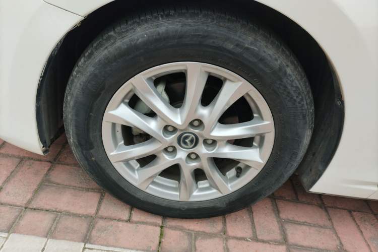 Used Mazda 3 Axela 2016 Sedan 1.5L Automatic Luxury Model