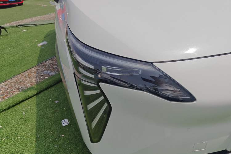 Used AION Y 2023 Plus 610 Enjoy Edition Right Front Headlight