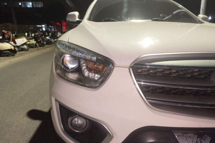 Used Bestune X80 2013 2.0L automatic luxury version