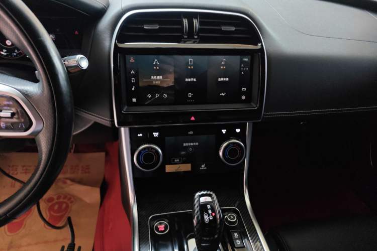 Used Jaguar XEL 2022 2.0T 250 PS R-DYNAMIC S Advanced Sport Edition Audio And AC Panel