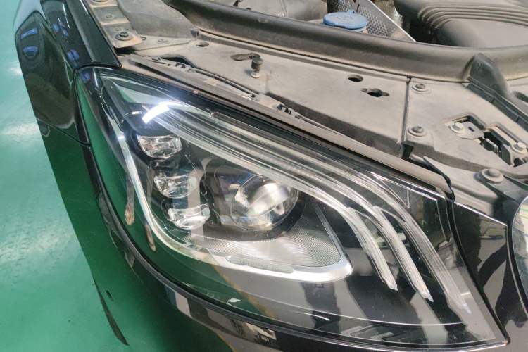 Used Mercedes-Benz S-Class 2020 S 350 L Business Class Ultimate Edition Right Front Headlight