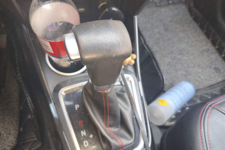 Used Brilliance V3 2016 1.5L Automatic Smart Version Gear Lever