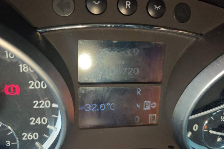 Used Mercedes-Benz R-Class 2017 R 320 4MATIC Business Edition Prestige Model