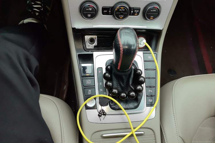 Used Volkswagen Magotan 2015 2.0 TSI Prestige Model Gear Lever