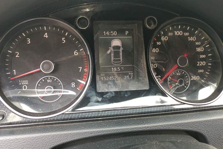 Used Volkswagen Magotan 2015 Facelift 1.8TSI Luxury Model Instrument Cluster