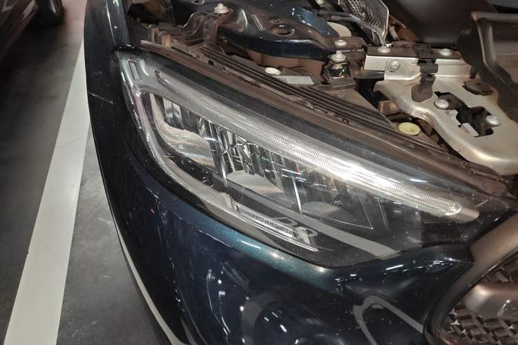 Used Mercedes-Benz GLC 2023 GLC 260 L 4MATIC Luxury Model 5 Seats Right Front Headlight