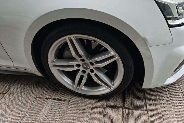 Used Audi A5 2017 Coupe 45 TFSI quattro Sport Edition Right Front Wheel Hub