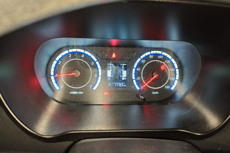 Used CHANGAN KAICHENG Ruixing M60 2023 1.5L GDI Comfort-Class Passenger Vehicle 6/7 Seats Instrument Cluster