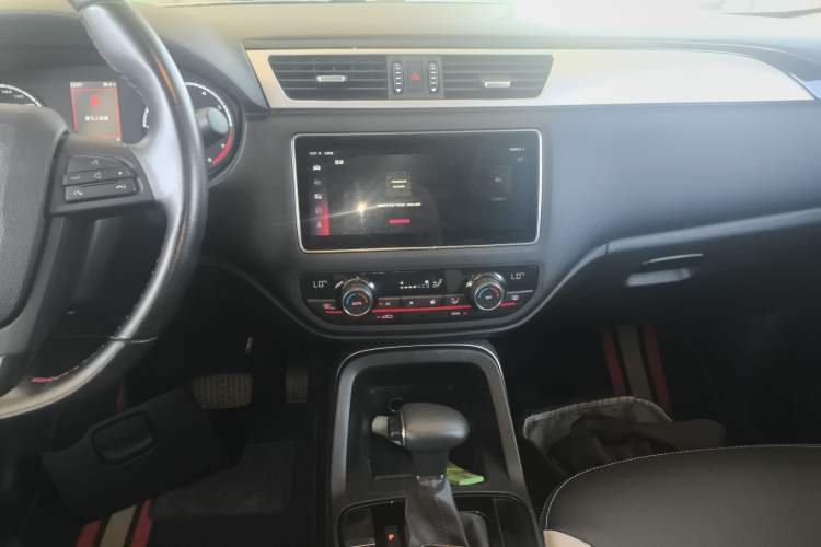 Used Qoros 5 2019 1.6T Automatic Zhiyun Connect (AliOS) Edition Prestige Model
