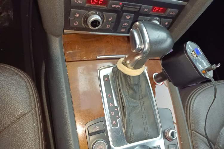 Used Audi Q7 2014 35 TFSI Sport Edition Gear Lever