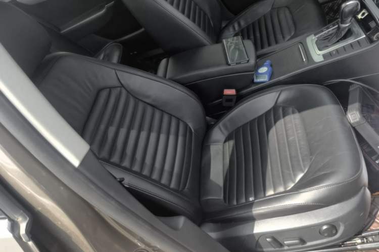 Used Volkswagen Magotan 2016 1.8TSI Smart Comfort Model Right Front Seat