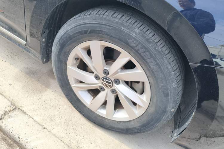 Used Volkswagen Passat 2020 Revised Version 280TSI Business Edition China VI Standard Right Front Wheel Hub