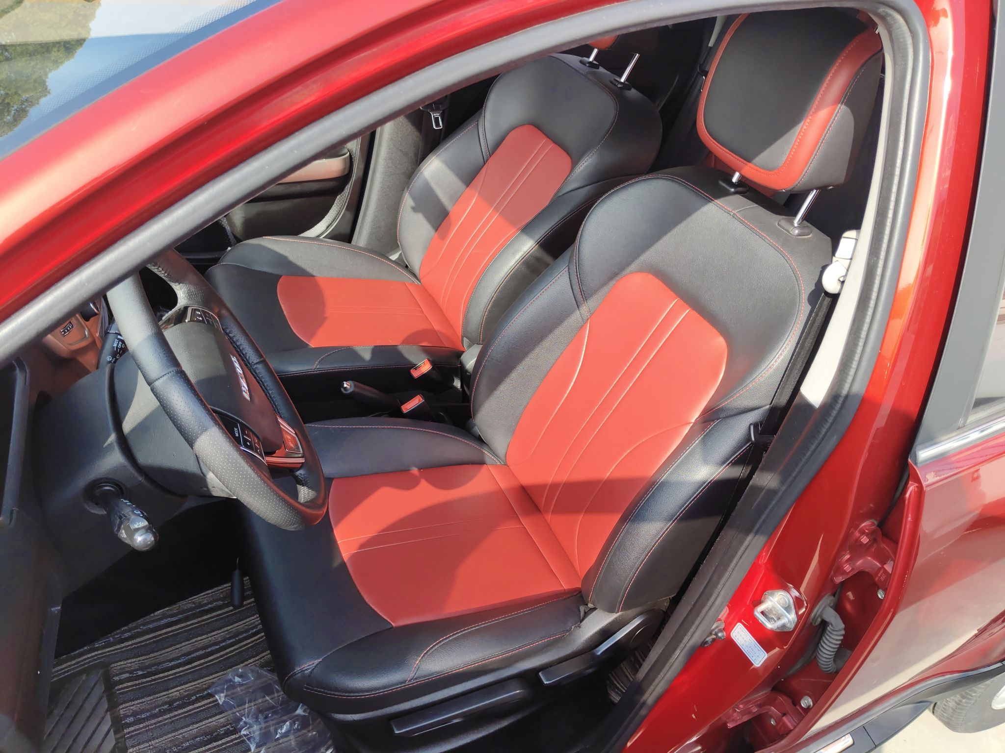 Переднее сиденье в автомобиле