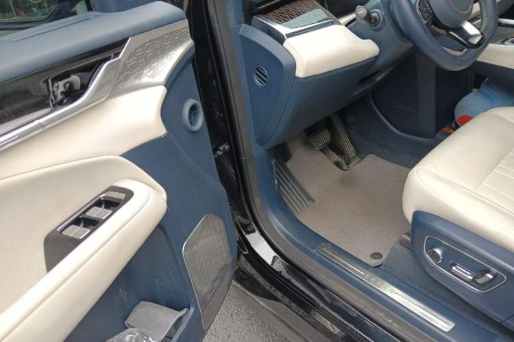 Used Zeekr 009 2022 ME Edition
