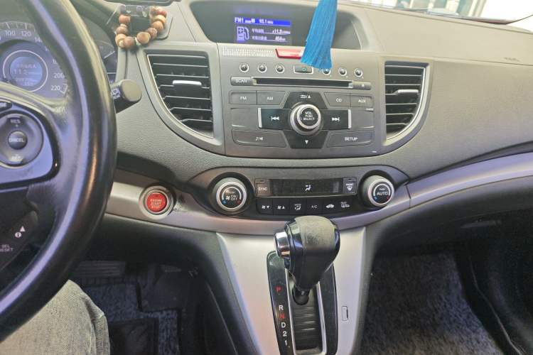 Used Honda CR-V 2013 2.4L four-wheel drive luxury version Audio And AC Panel